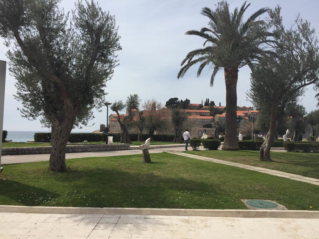 Apartments Vila Andja Sveti Stefan Ngoại thất bức ảnh