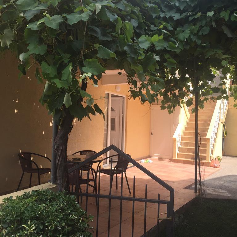 Apartments Vila Andja Sveti Stefan Ngoại thất bức ảnh